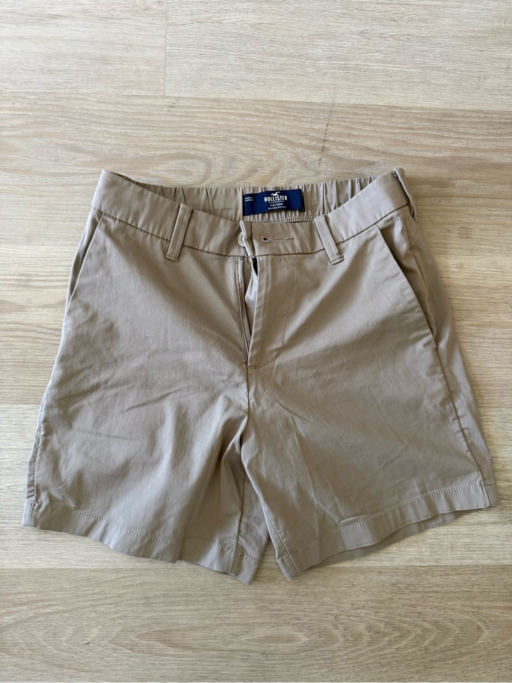 Hollister Men's Flat Front Khaki Shorts XS